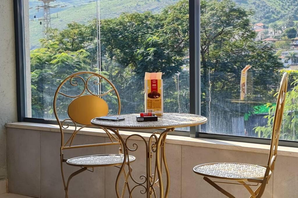 נוף הארבל עם חלון לכינרת Apartman Migdal Kültér fotó