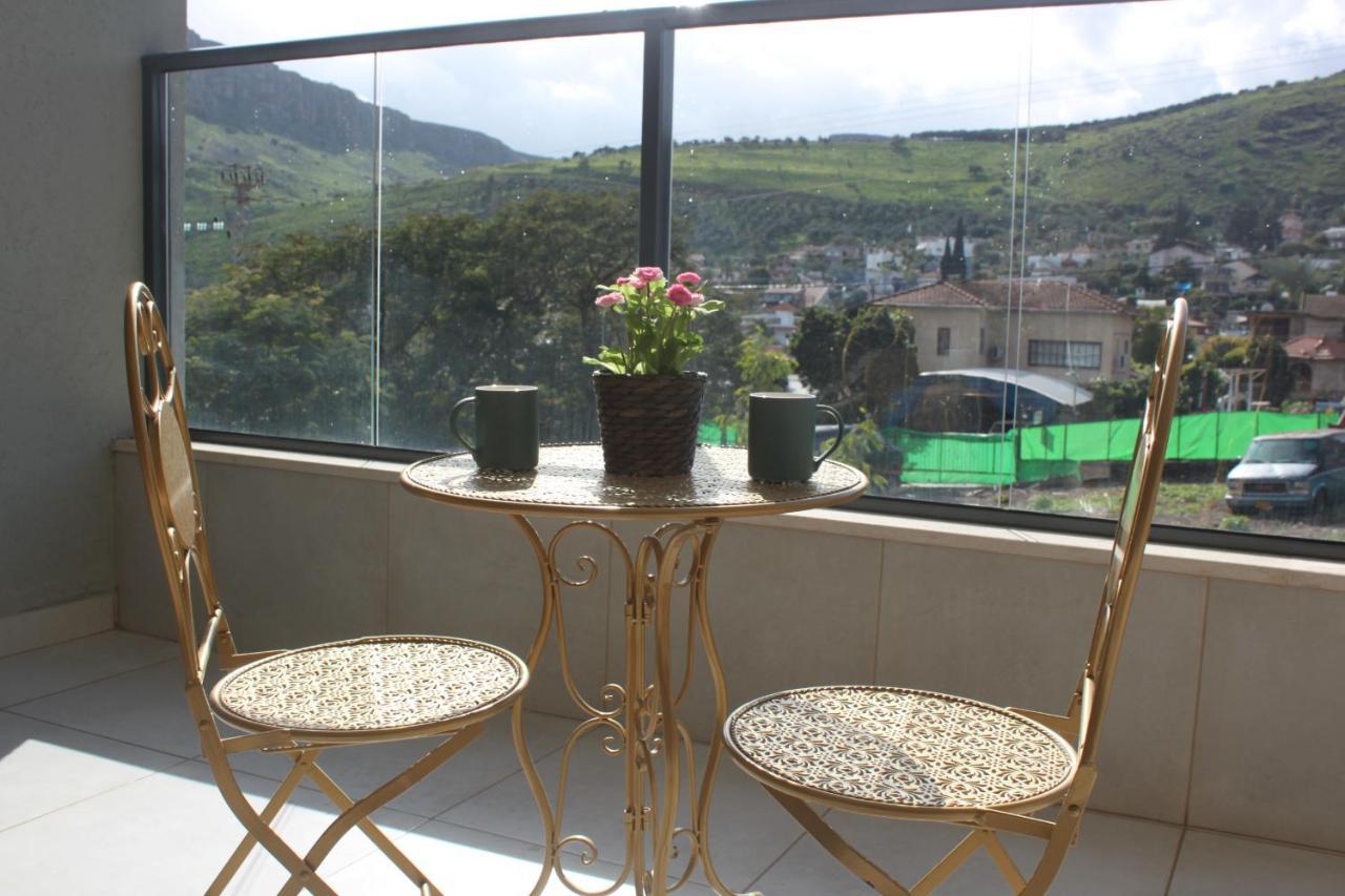 נוף הארבל עם חלון לכינרת Apartman Migdal Kültér fotó