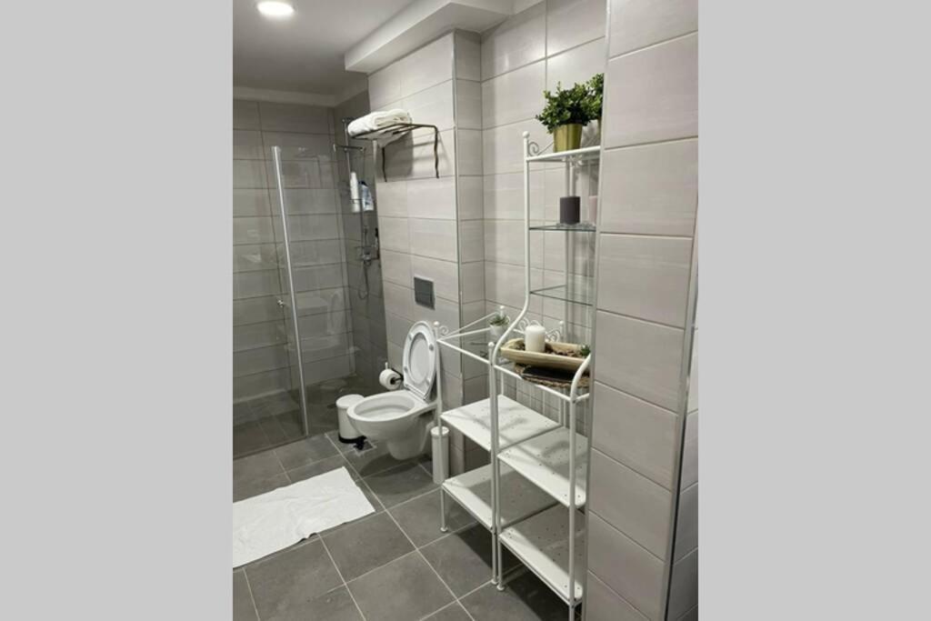 נוף הארבל עם חלון לכינרת Apartman Migdal Kültér fotó