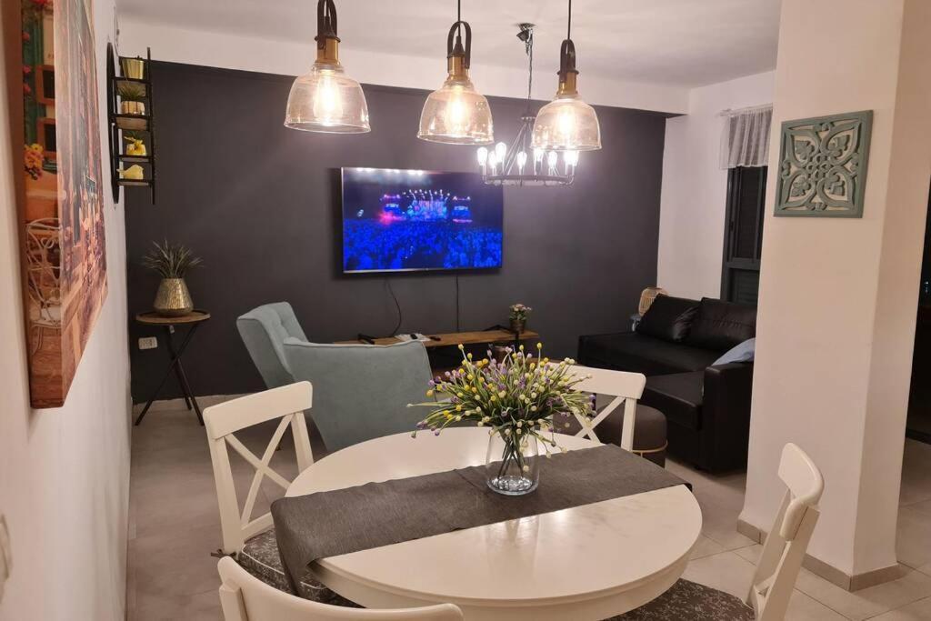 נוף הארבל עם חלון לכינרת Apartman Migdal Kültér fotó