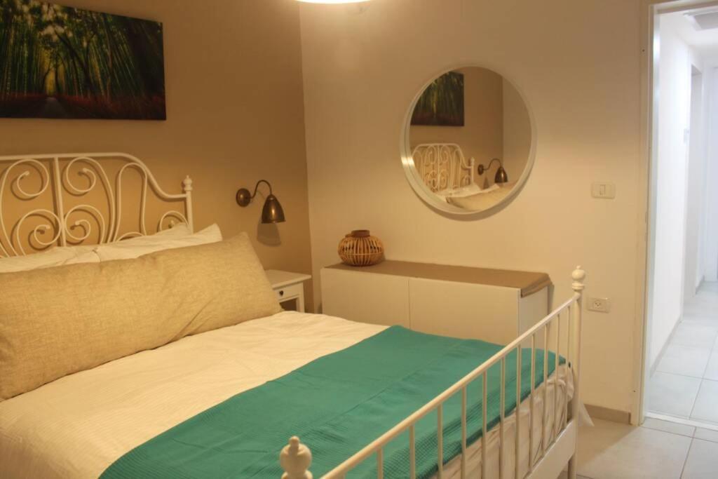 נוף הארבל עם חלון לכינרת Apartman Migdal Kültér fotó